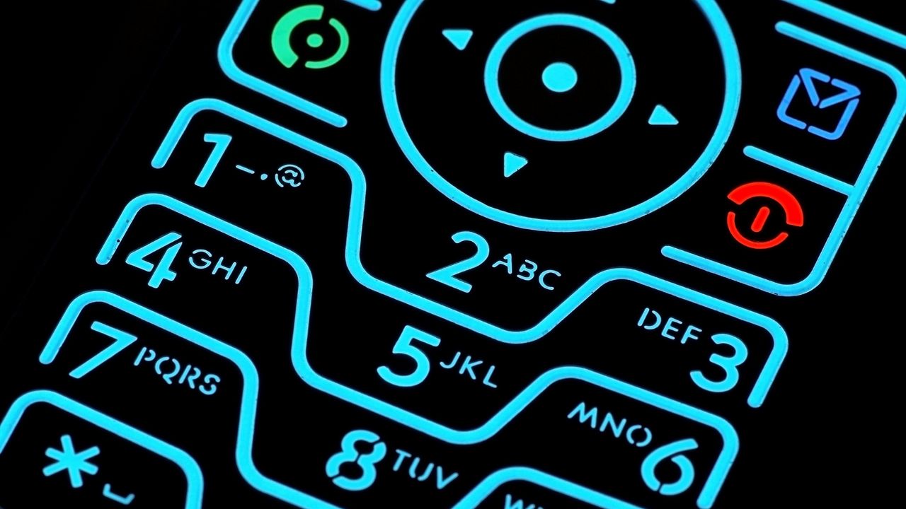 Where is 657 area code located