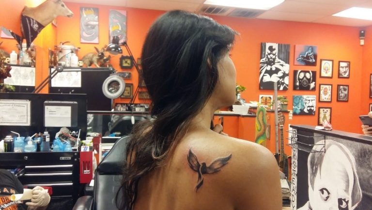 THINGS YOU NEED TO KNOW AFTER GETTING A TATTOO