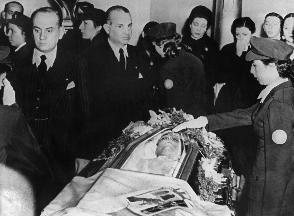 eva-peron-funeral.jpg